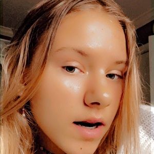 Meet your Posher, Gabriela